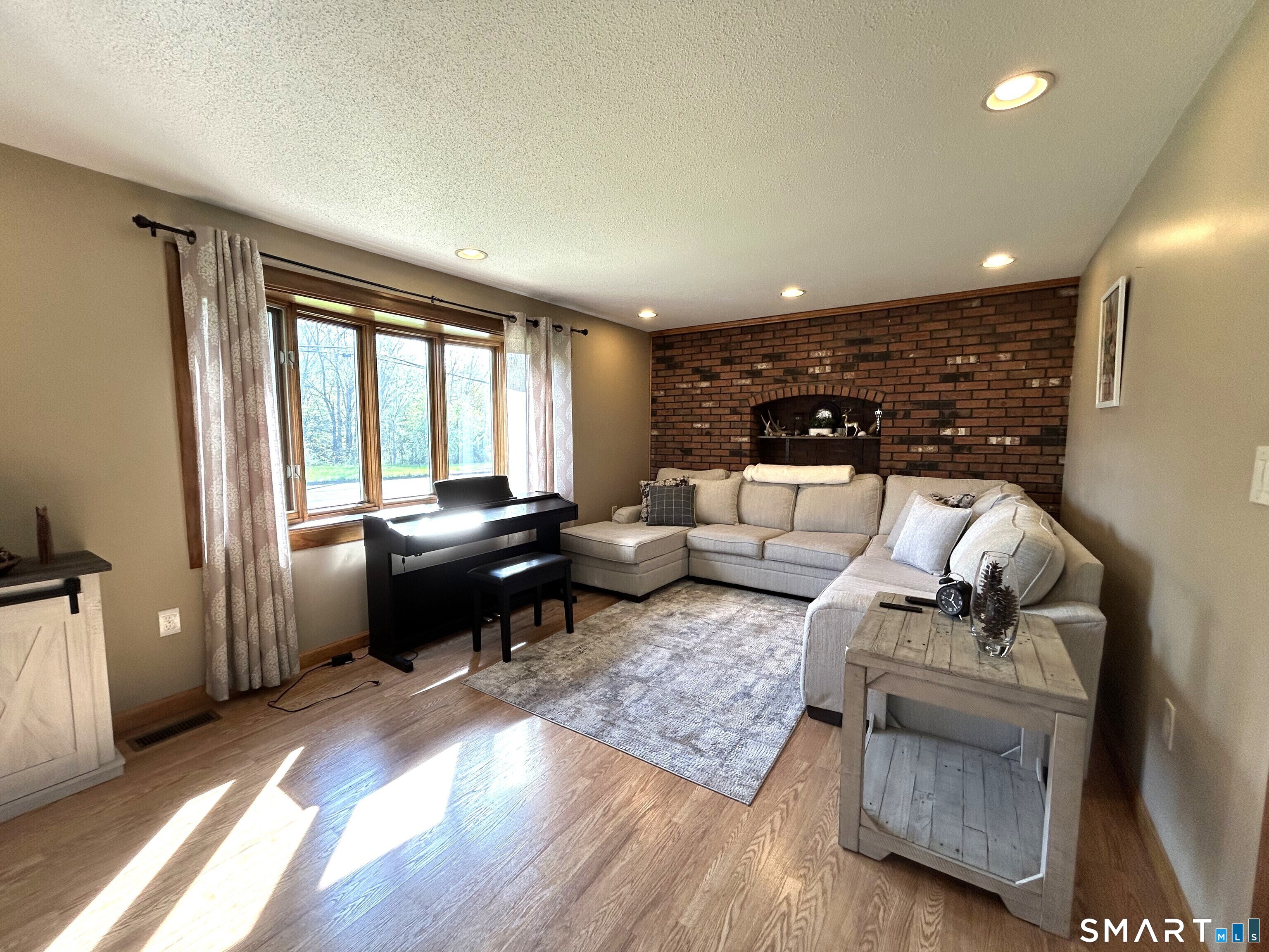 281 Abbe Road Enfield CT 06082