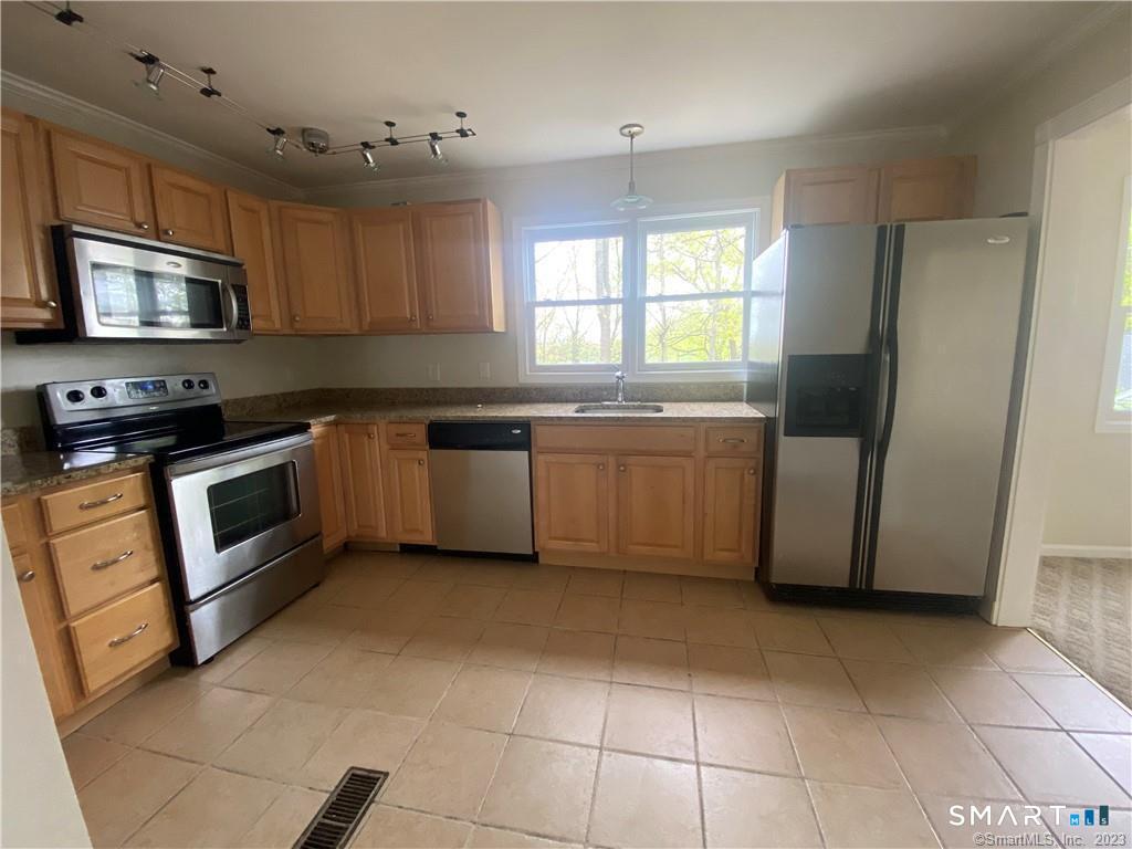 372 Anton Drive Bridgeport CT 06606