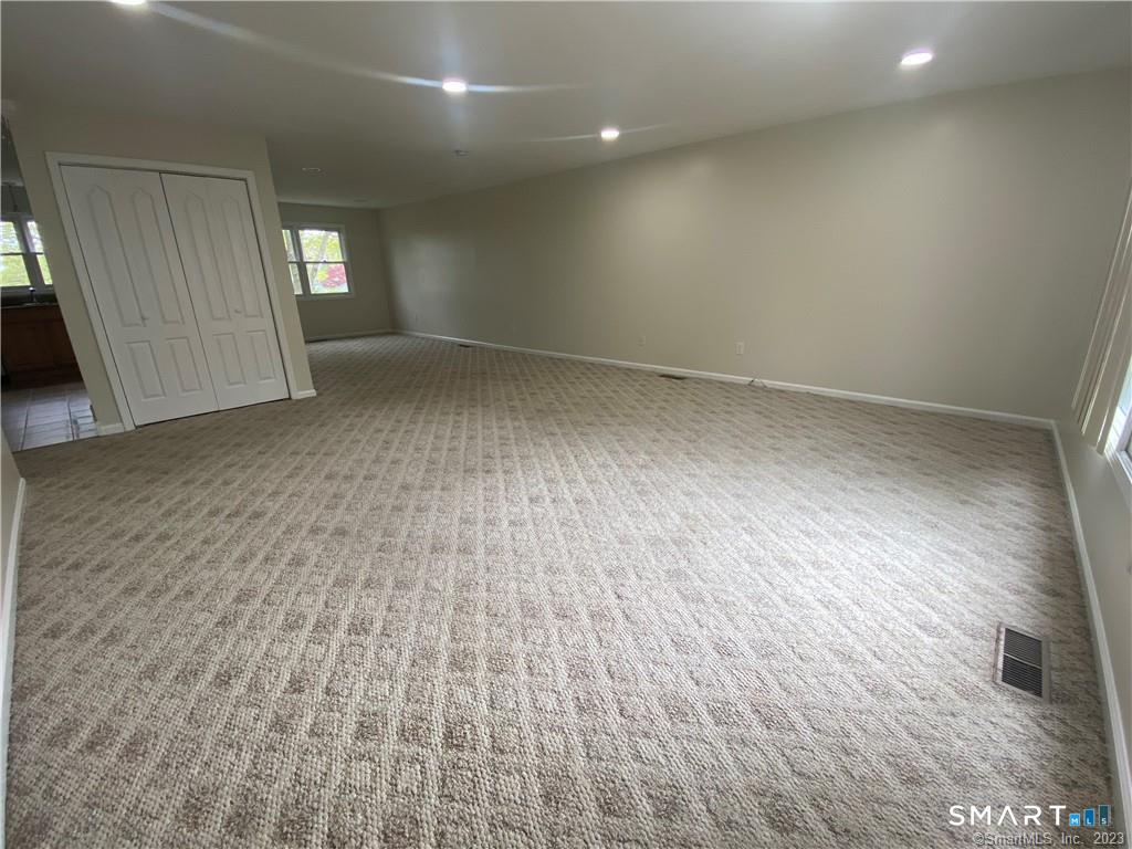 372 Anton Drive Bridgeport CT 06606