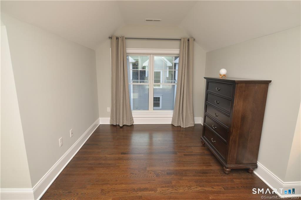 115-71 Colonial Road Stamford CT 06902
