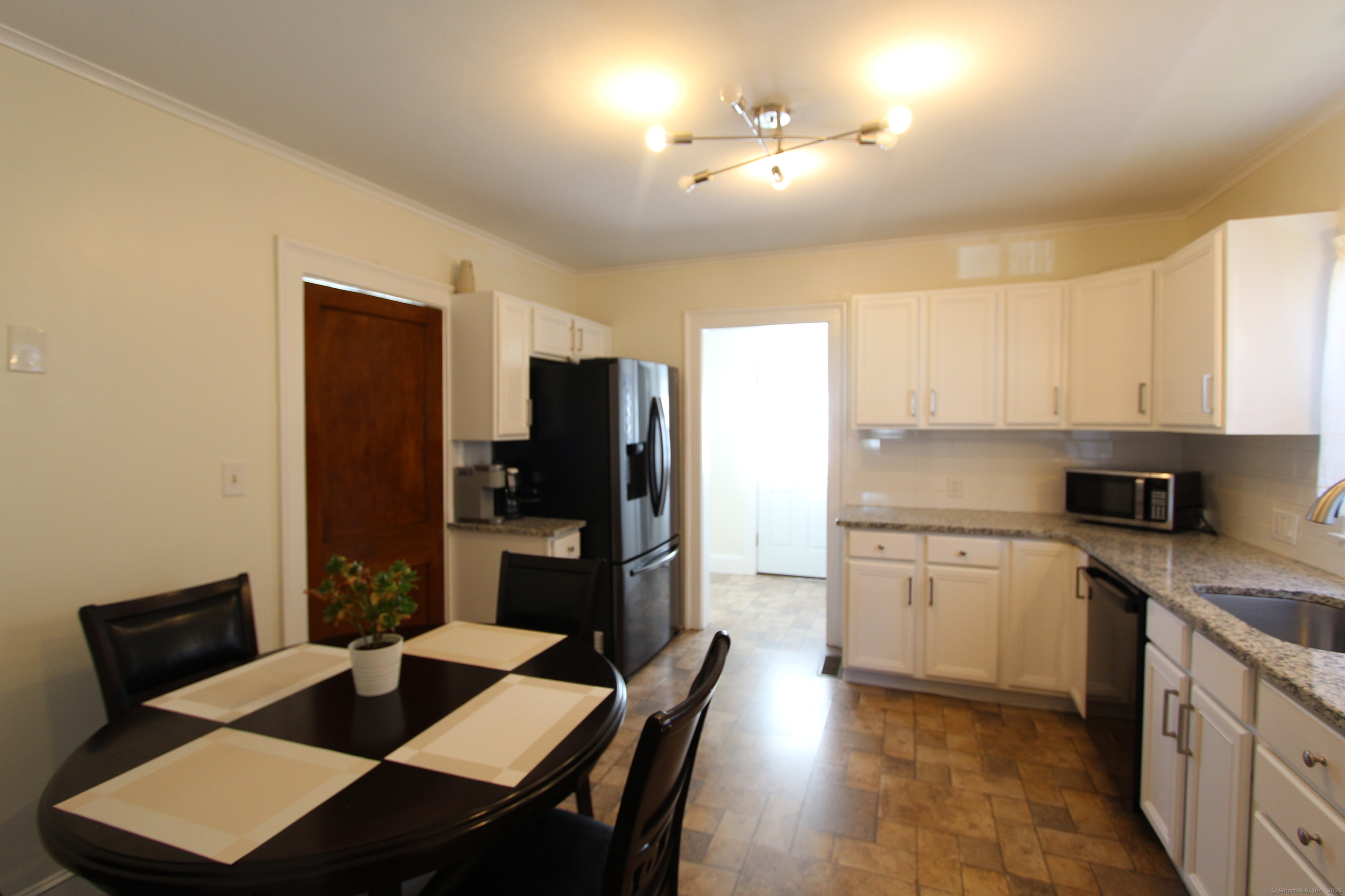 21 Dale Road Wethersfield CT 06109