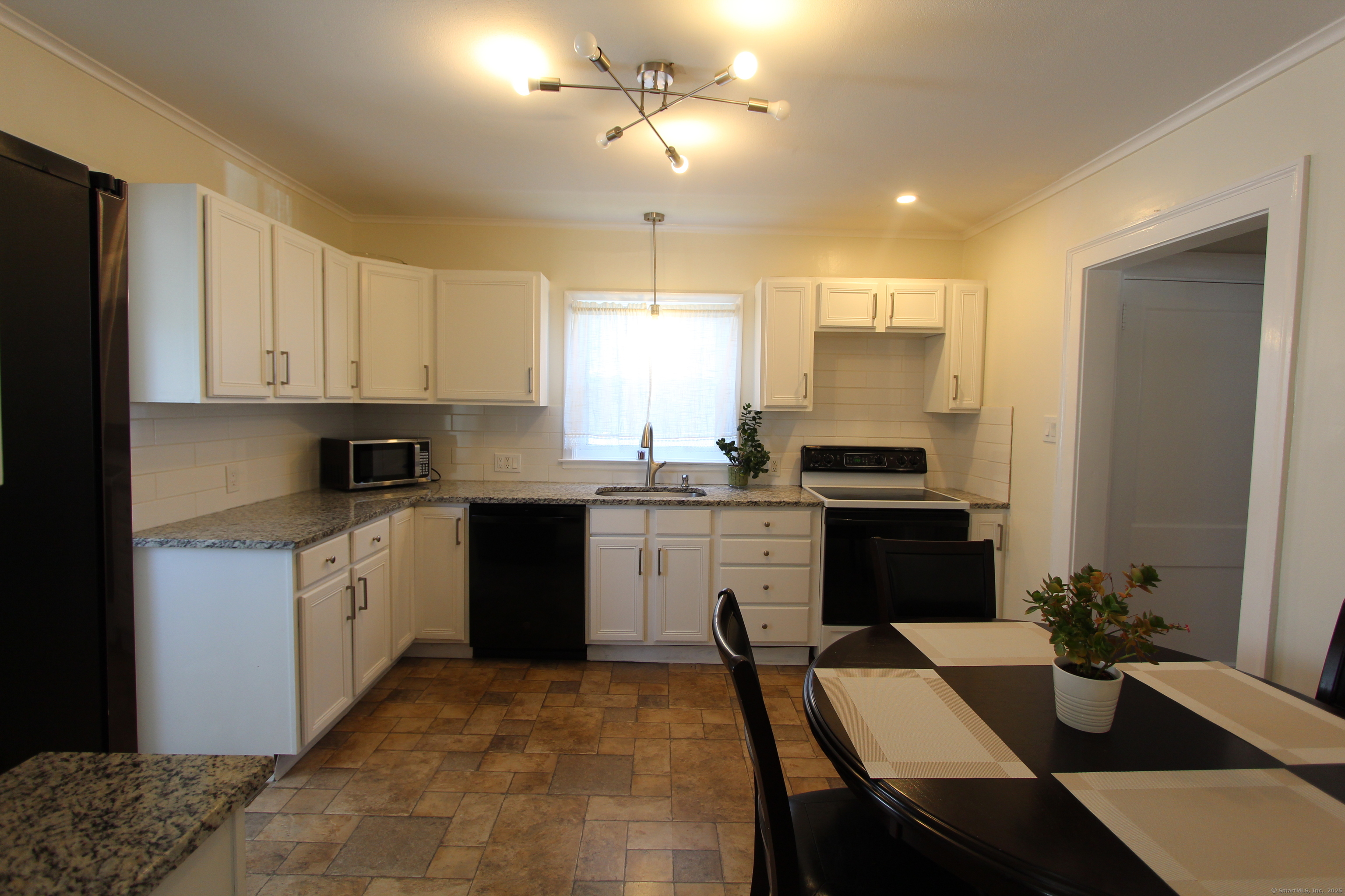 21 Dale Road Wethersfield CT 06109