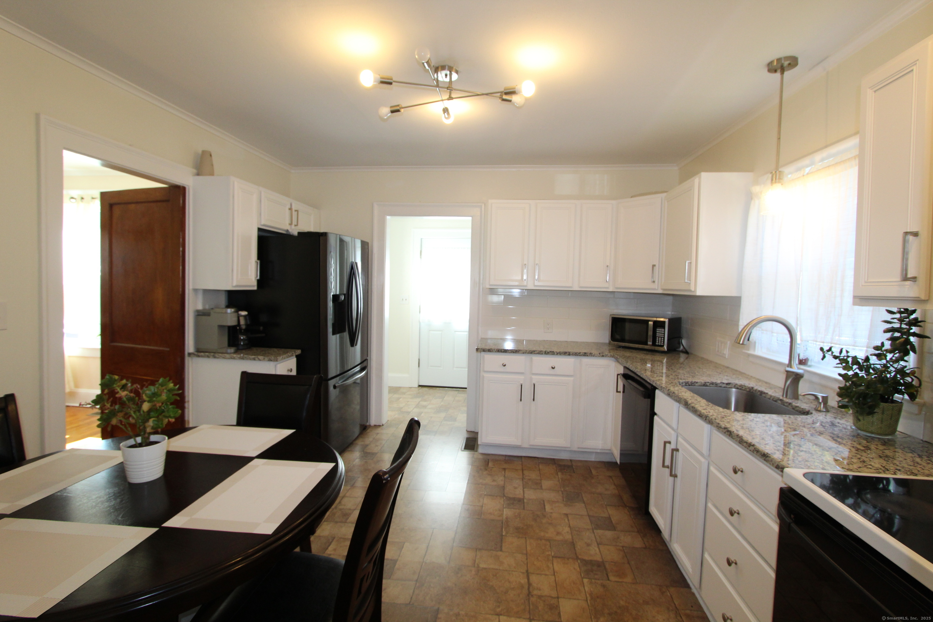 21 Dale Road Wethersfield CT 06109