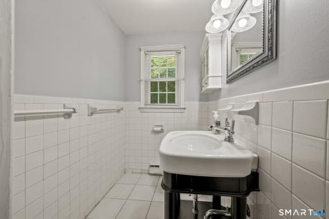 414 Robin Court Cheshire CT 06410