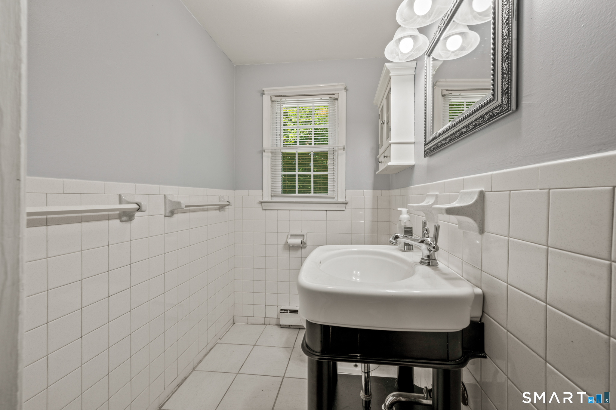 414 Robin Court Cheshire CT 06410