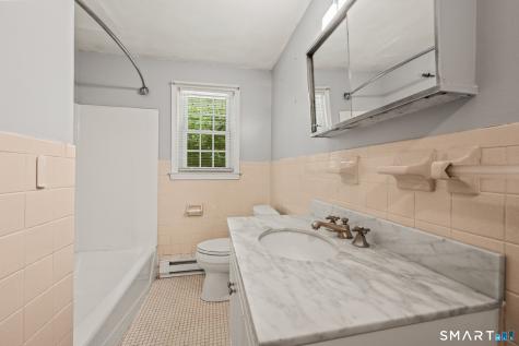 414 Robin Court Cheshire CT 06410