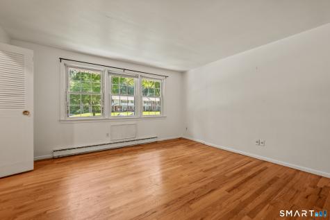 414 Robin Court Cheshire CT 06410