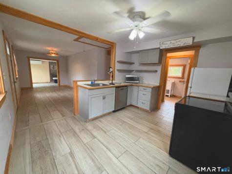 7R Silver Falls Road East Lyme CT 06333
