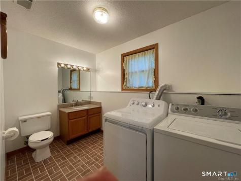 33 Gentile Place Branford CT 06405
