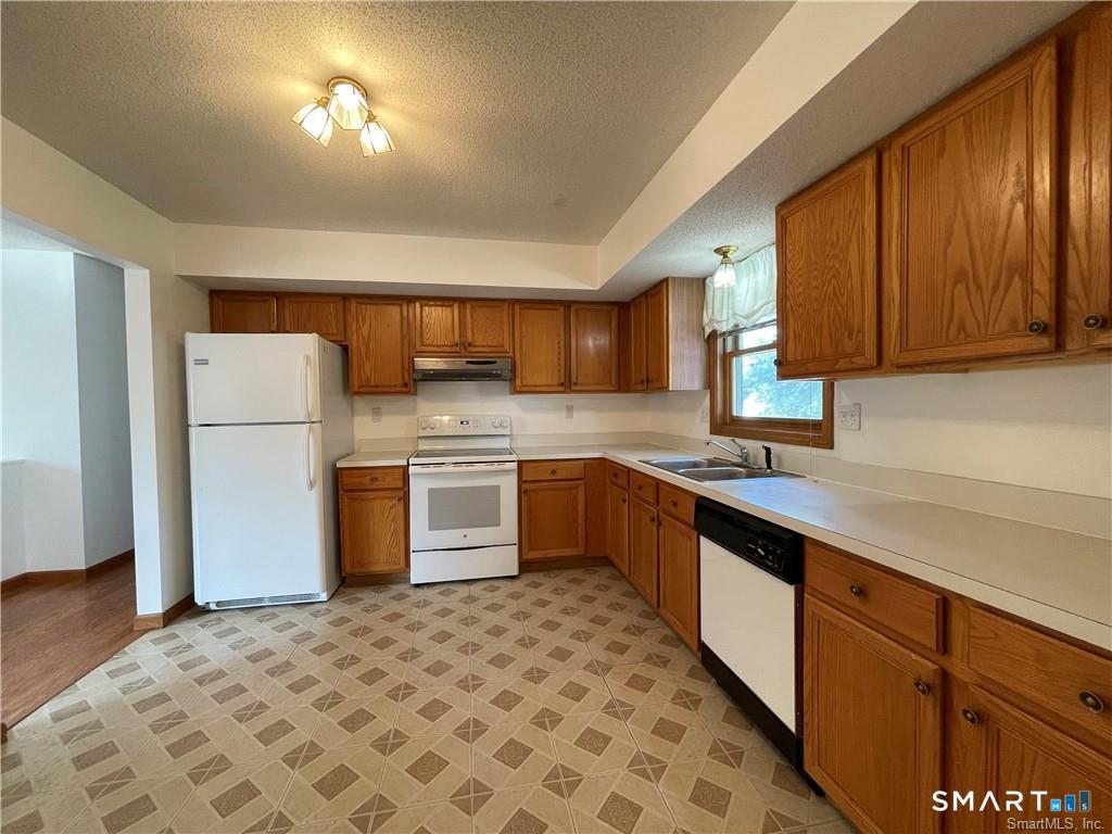 33 Gentile Place Branford CT 06405