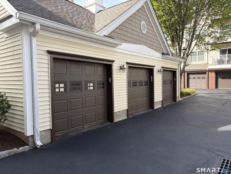 30 Schoolhouse Drive West Hartford CT 06110