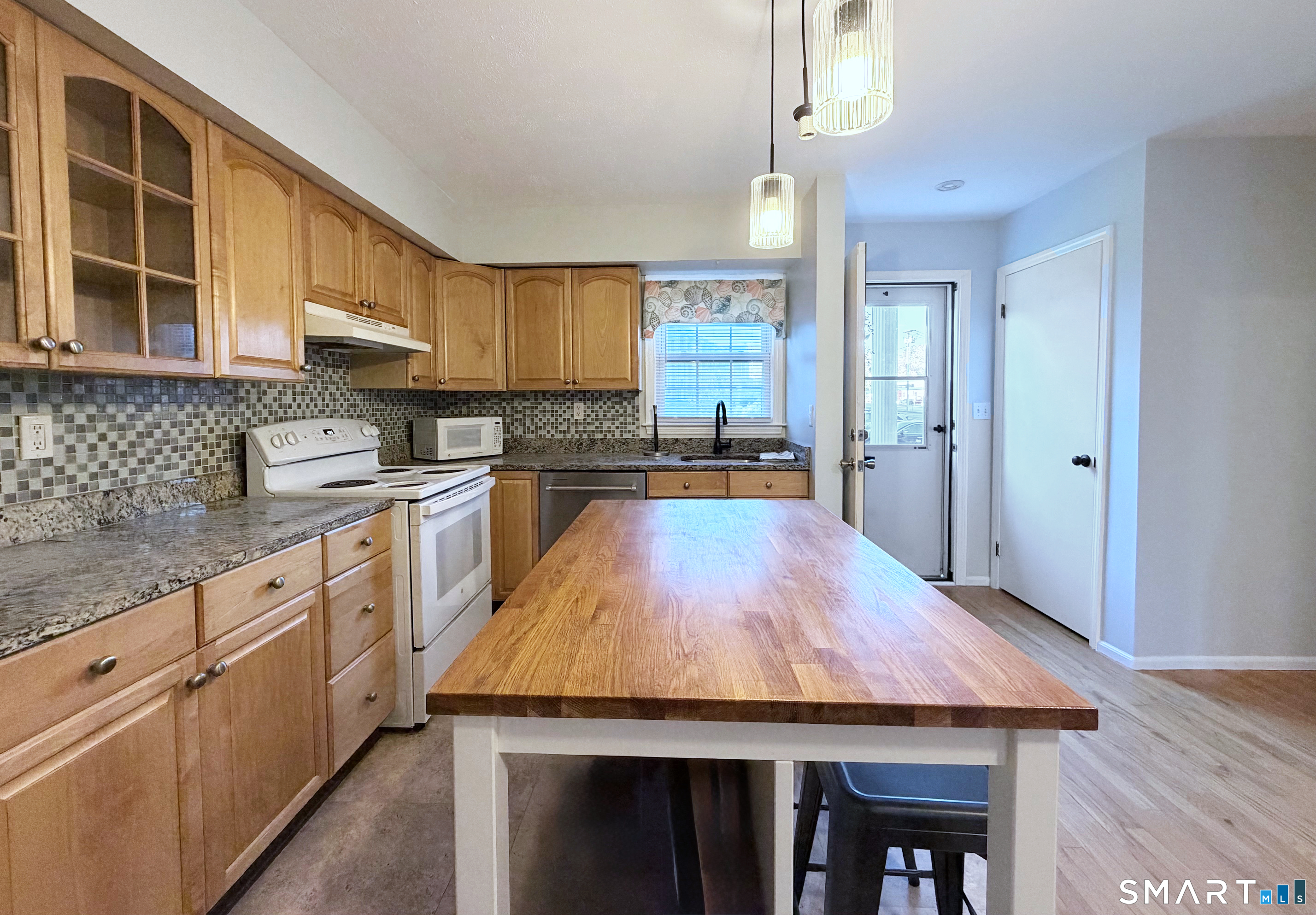 121 Seemans Lane Milford CT 06460