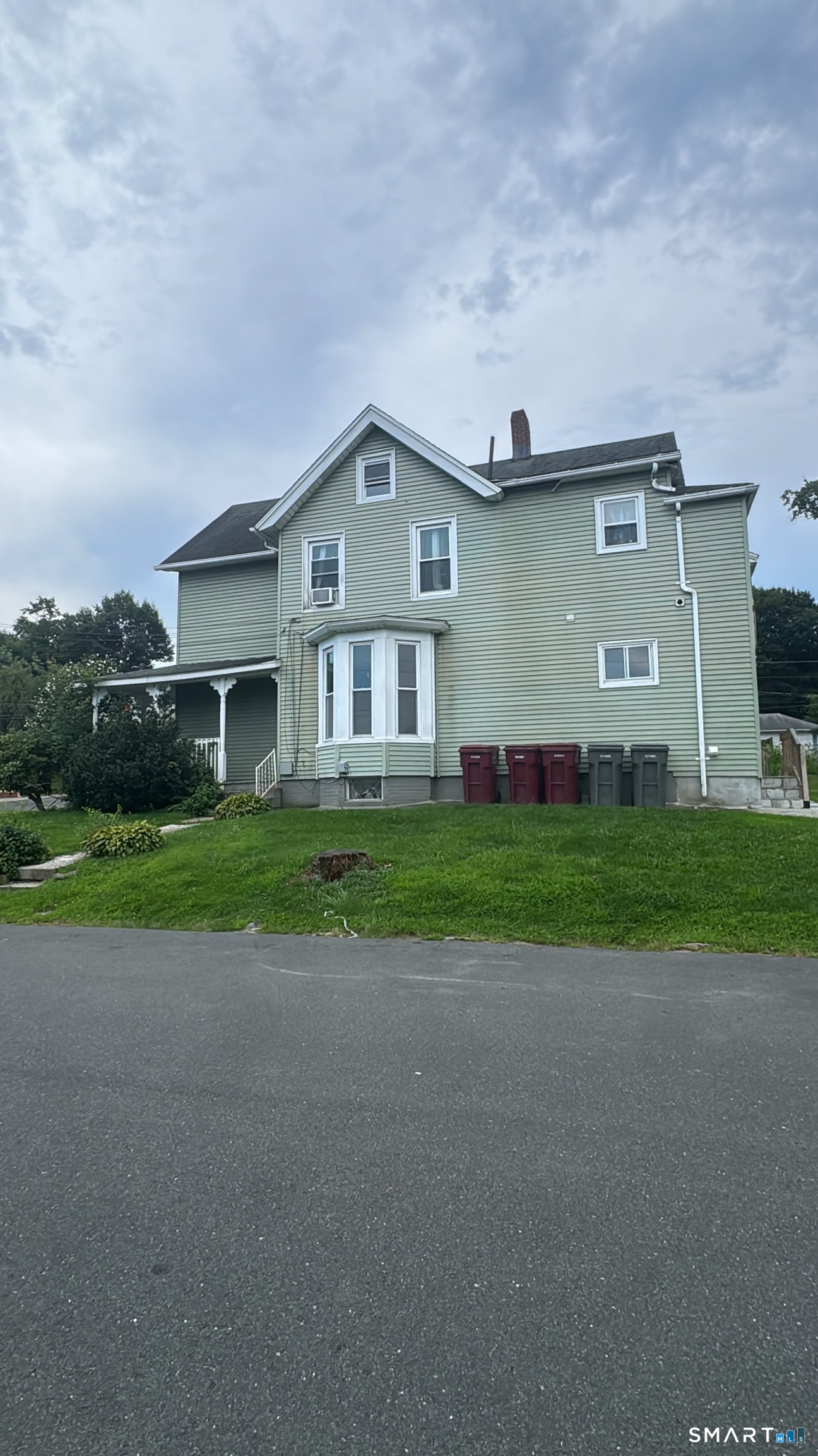 27 Lewis Street Naugatuck CT 06770