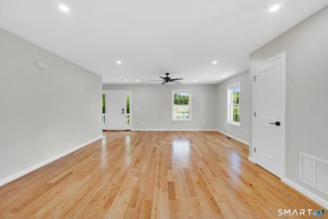 33 West End Avenue Branford CT 06405
