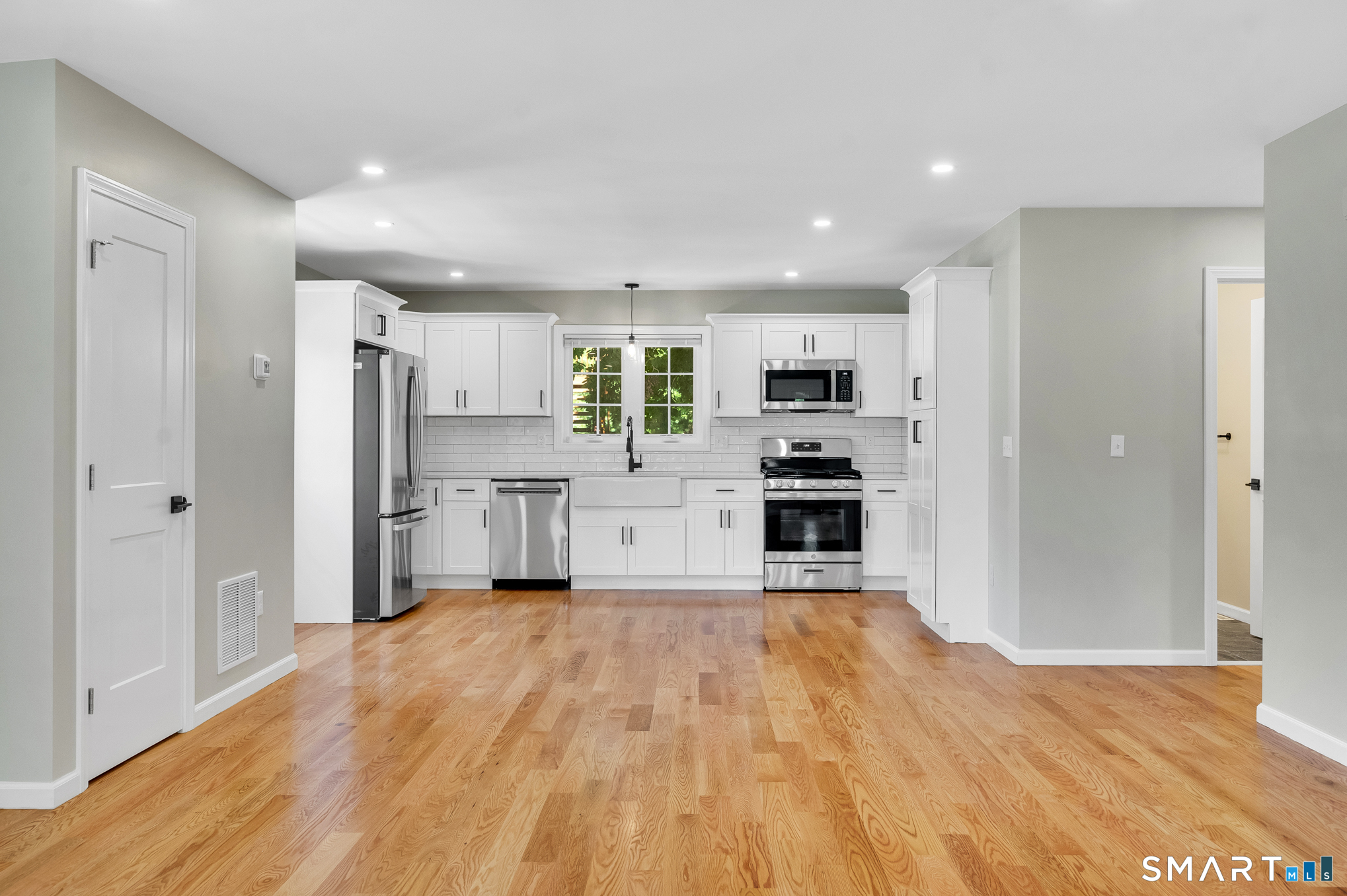 33 West End Avenue Branford CT 06405