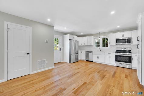 33 West End Avenue Branford CT 06405