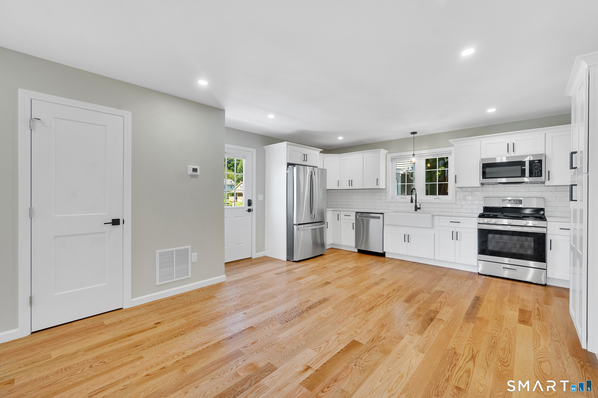 33 West End Avenue Branford CT 06405