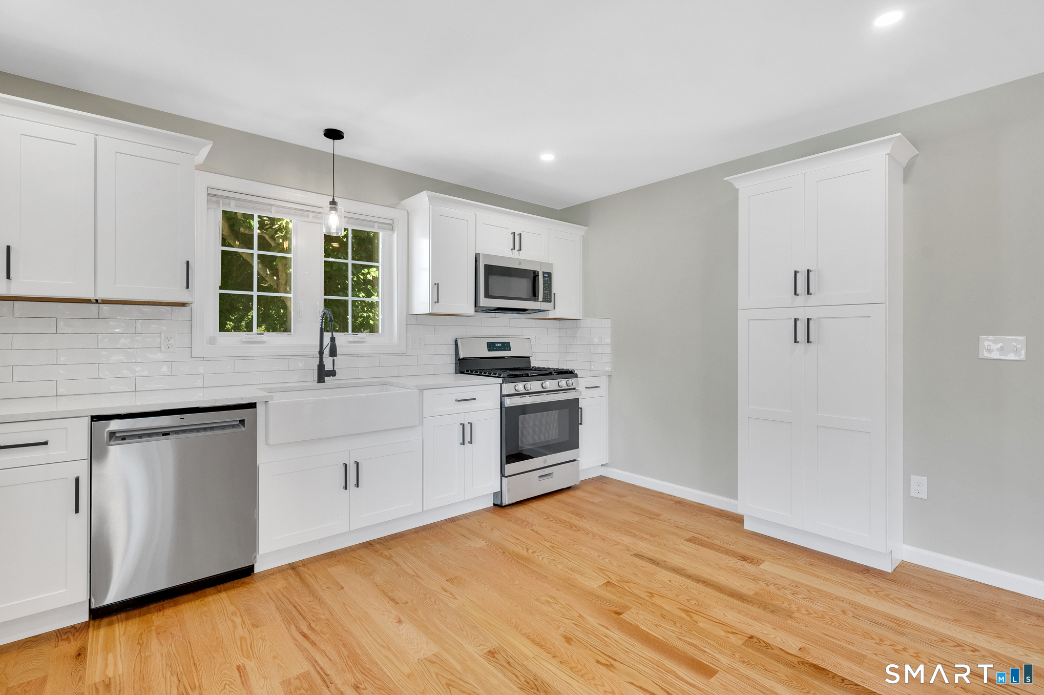 33 West End Avenue Branford CT 06405
