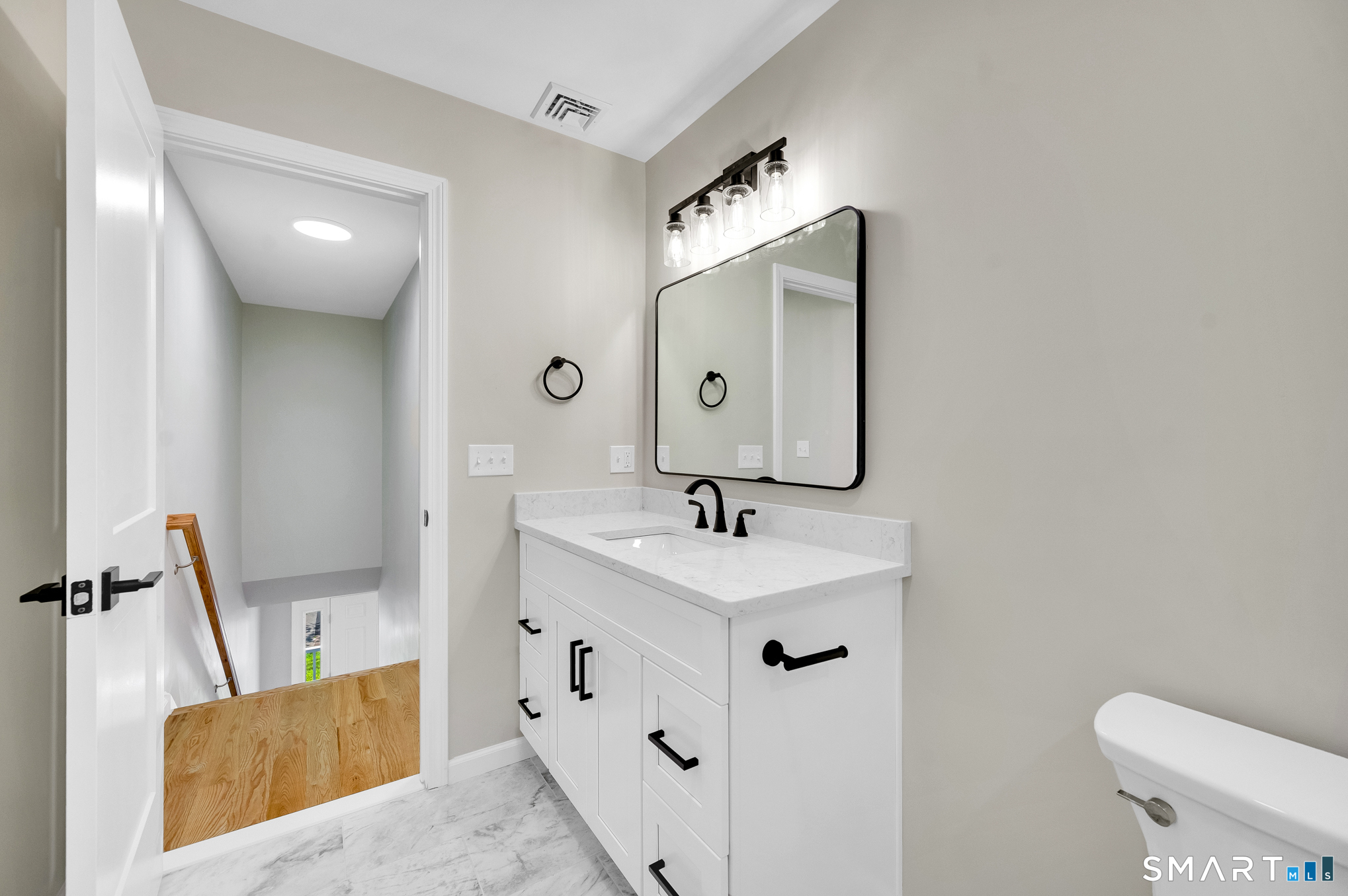 33 West End Avenue Branford CT 06405