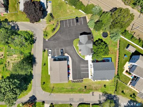 33 West End Avenue Branford CT 06405