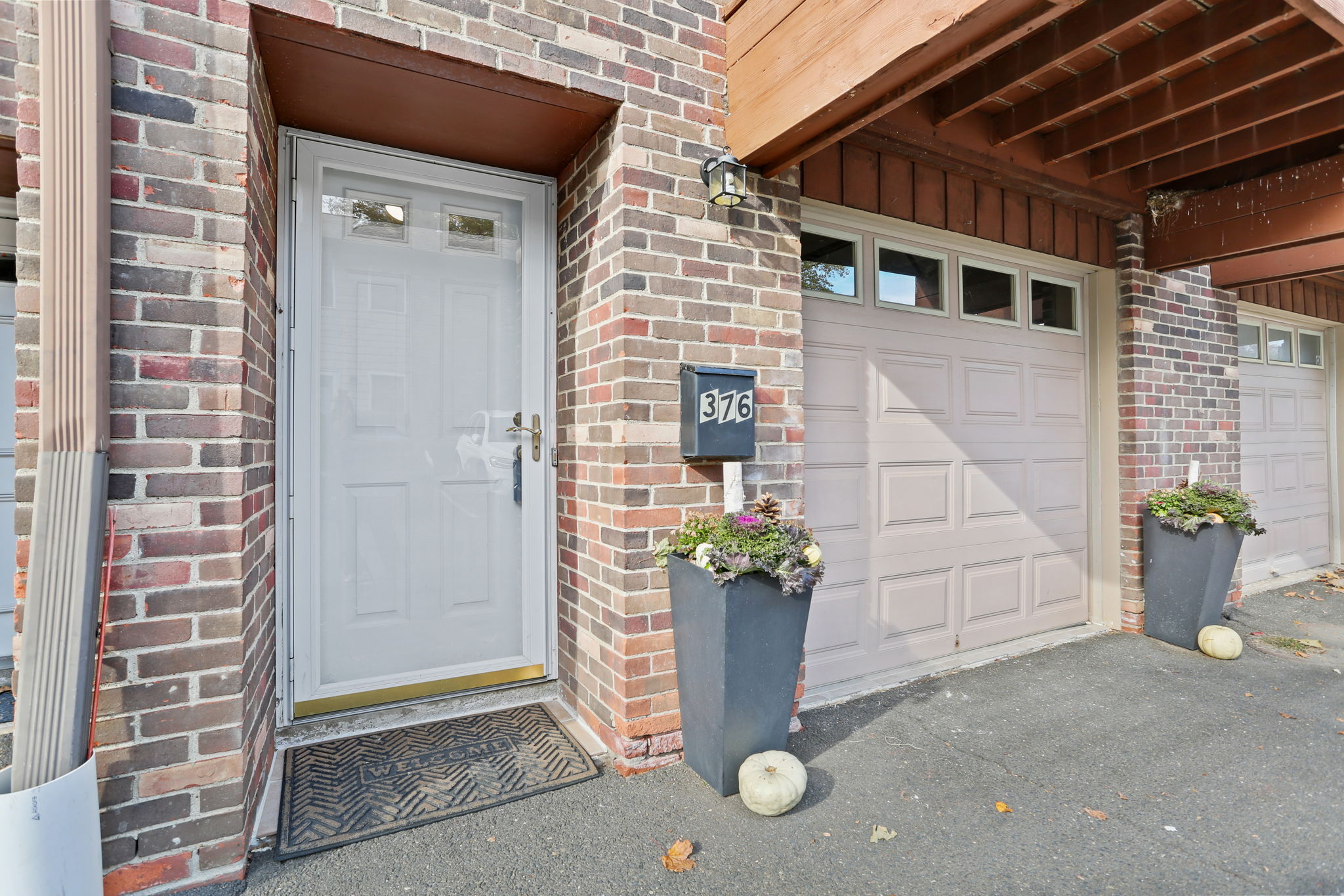 376 Knapps Highway Fairfield CT 06825