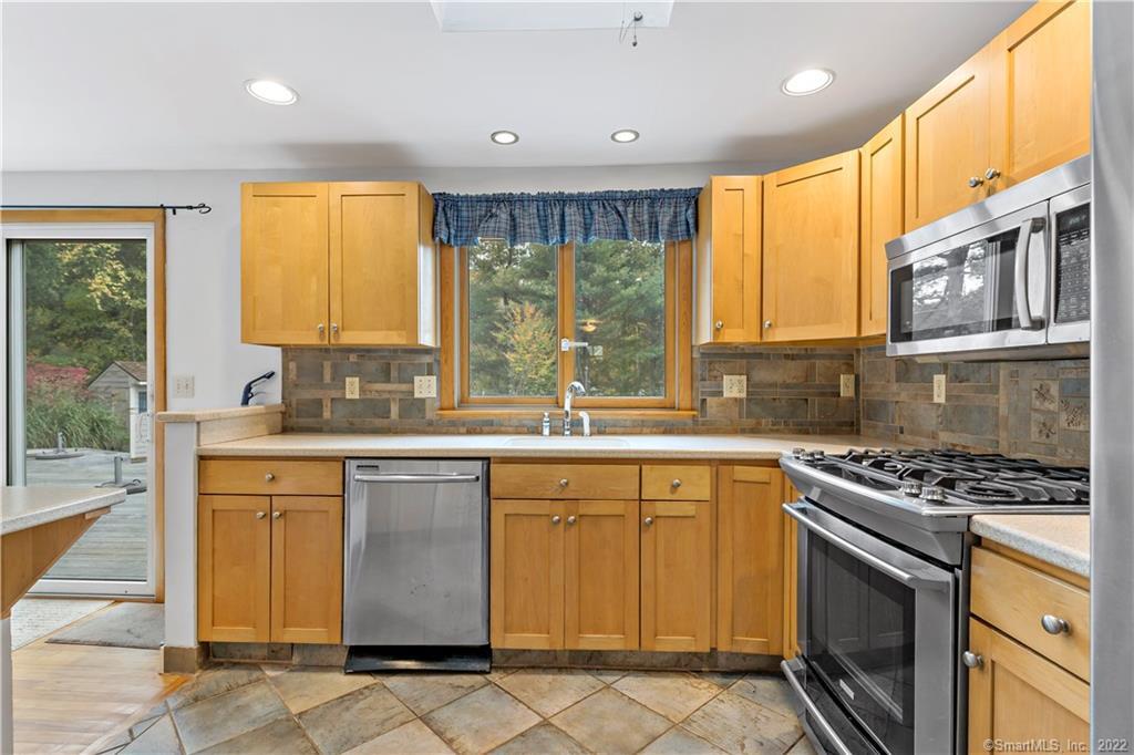 4 Woodvale Road Extension Branford CT 06405