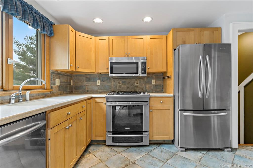 4 Woodvale Road Extension Branford CT 06405