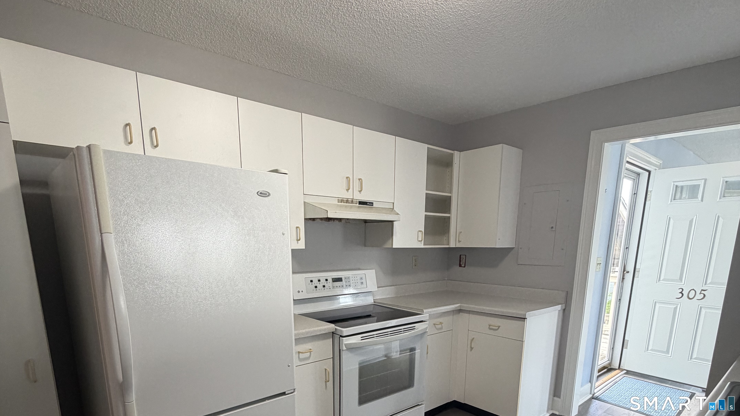 75 Redwood Drive East Haven CT 06512