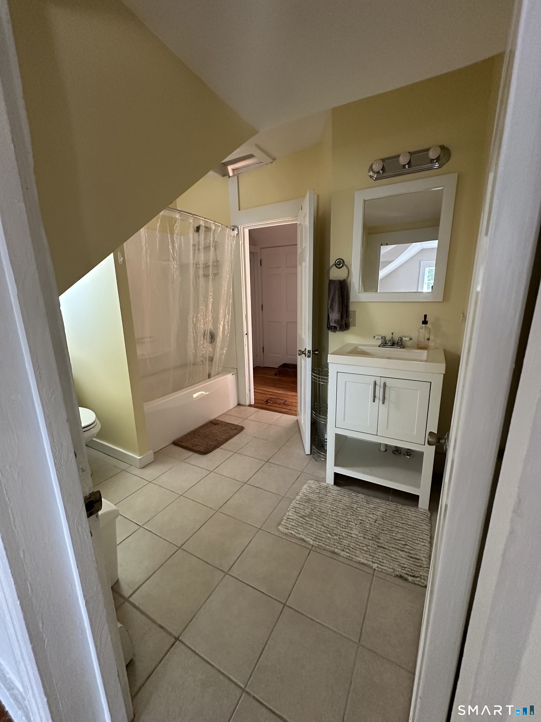 22 North Main Street East Hampton CT 06424