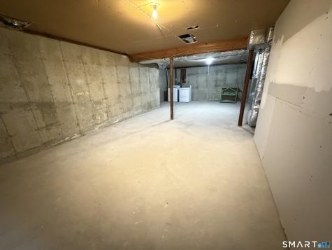 56 Janet Circle Bridgeport CT 06606