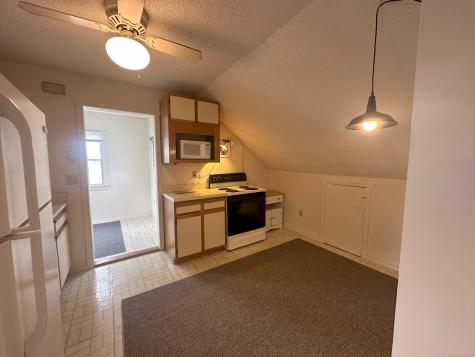 26 B Hillcrest Road East Lyme CT 06357