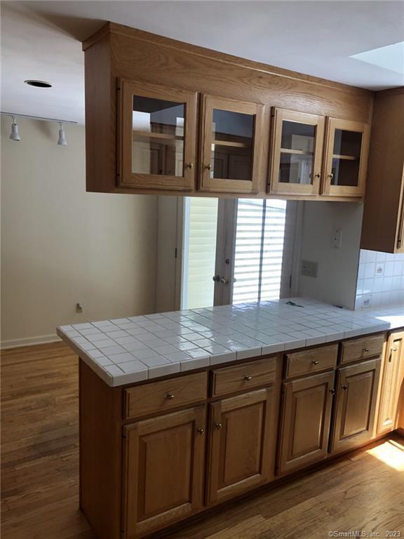 16 Village Victoria Guilford CT 06437
