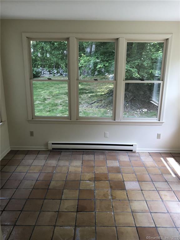 16 Village Victoria Guilford CT 06437
