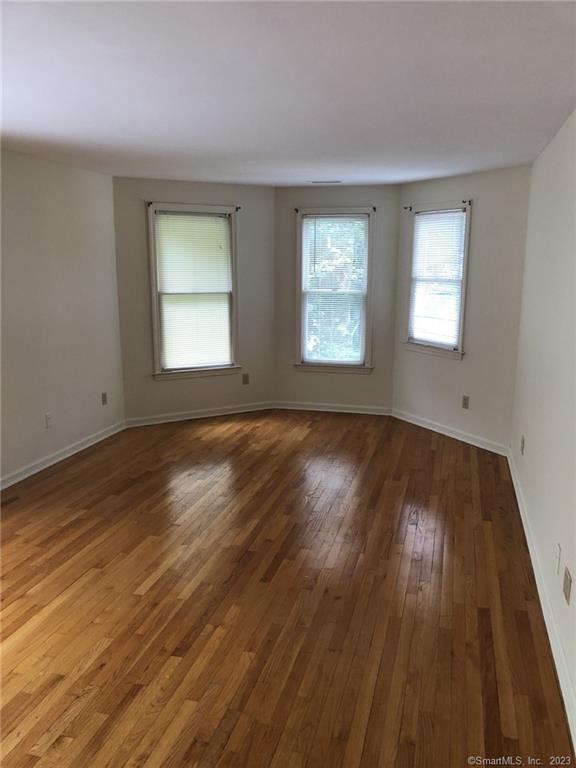 16 Village Victoria Guilford CT 06437