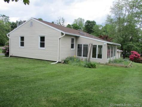 48 Collier Circle Hamden CT 06518