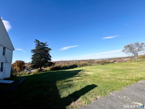 608 Bow Lane Middletown CT 06457