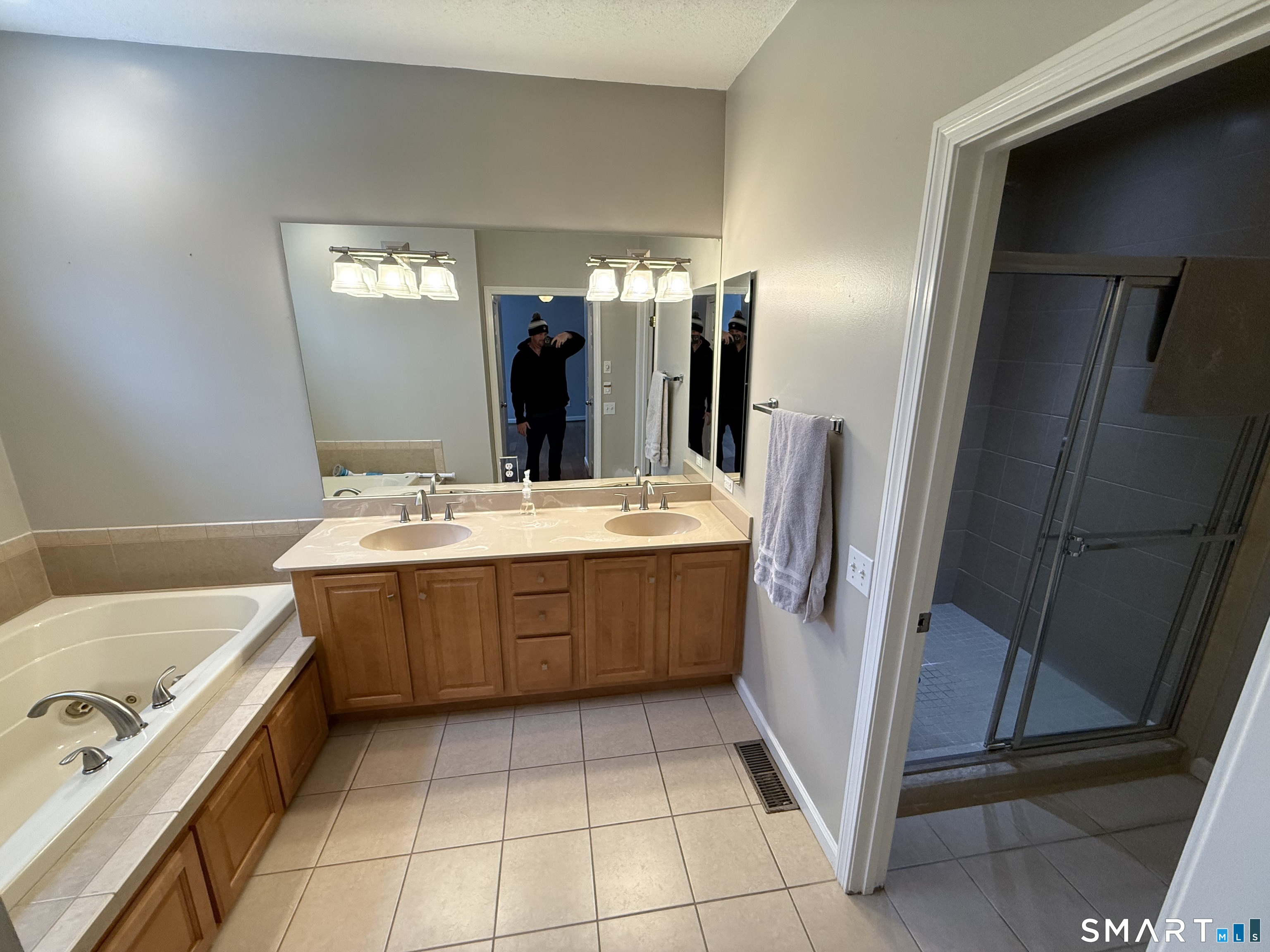 104 Valley View Road Manchester CT 06040
