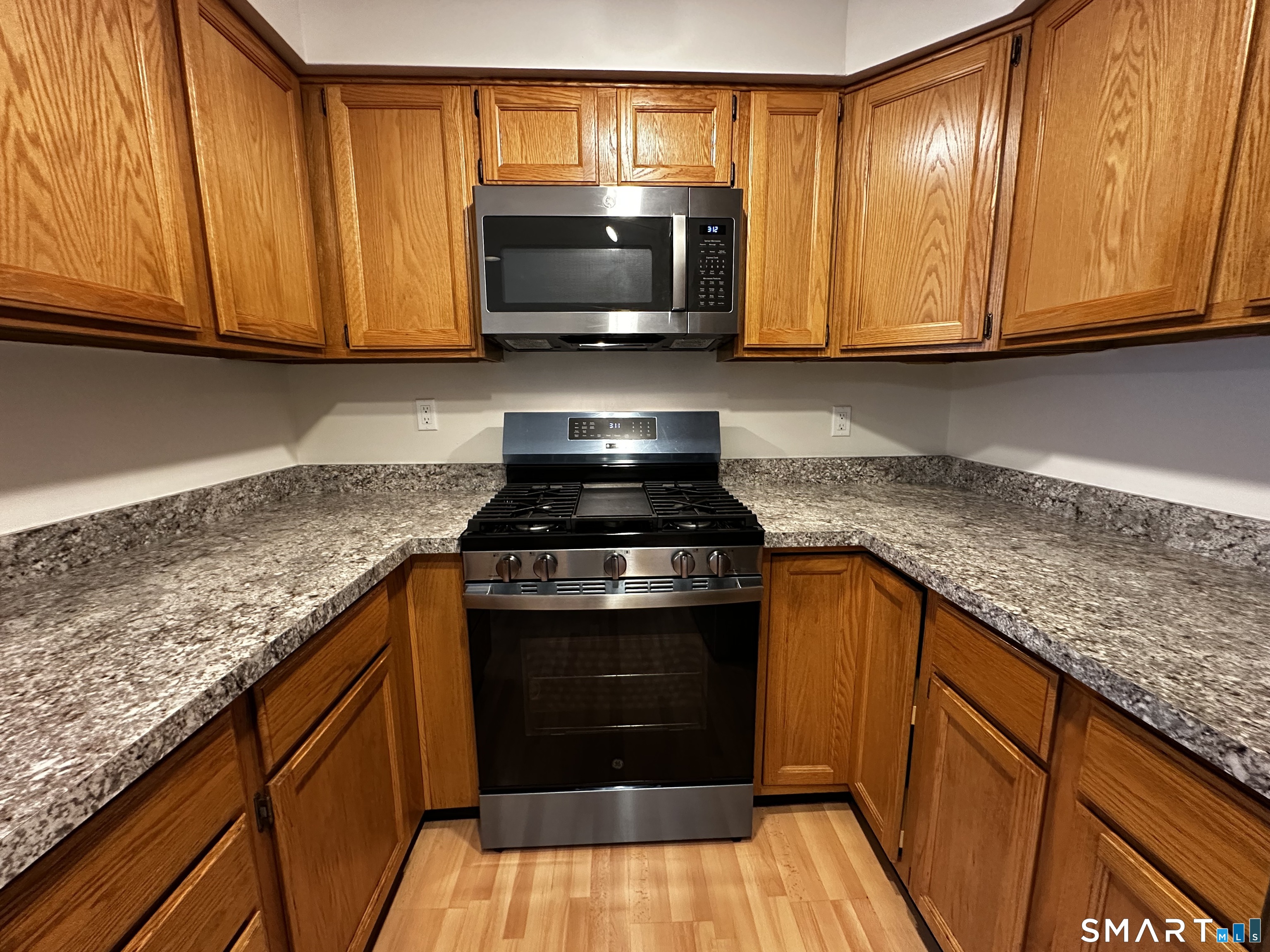 12 Canterbury Road Hamden CT 06514