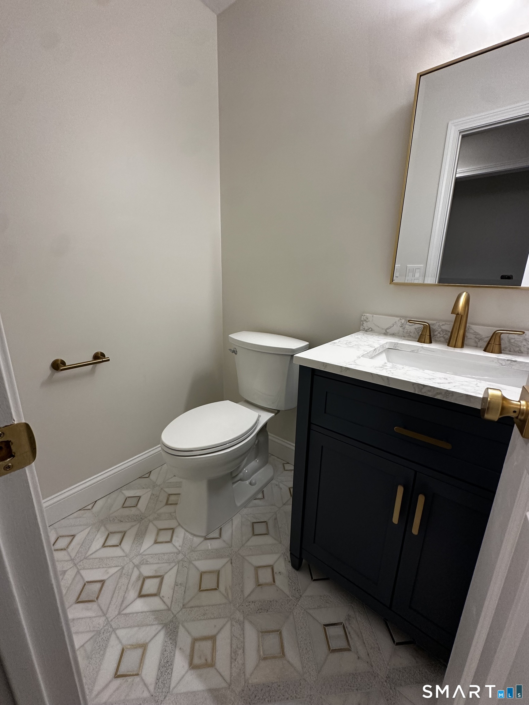 12 Canterbury Road Hamden CT 06514