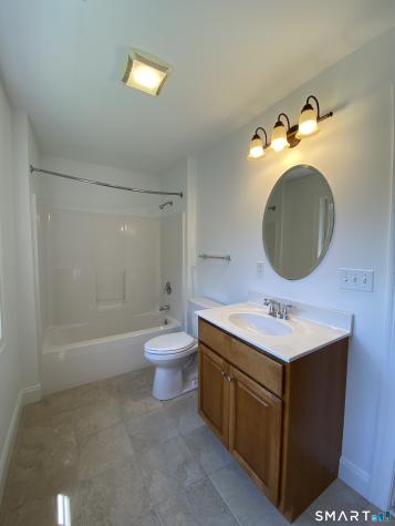 13 Rowland Farm Road Oxford CT 06478