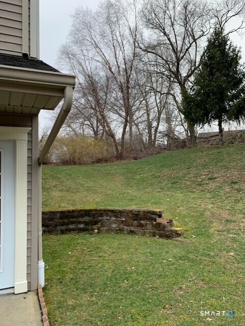 19 Hawthorne Drive New London CT 06320