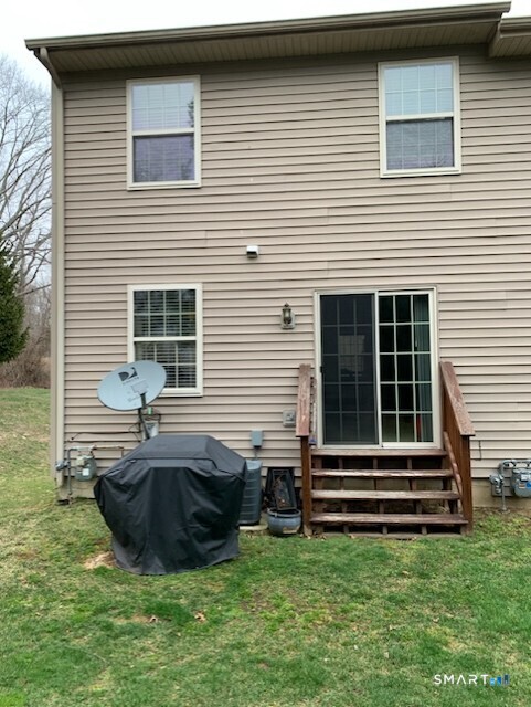 19 Hawthorne Drive New London CT 06320