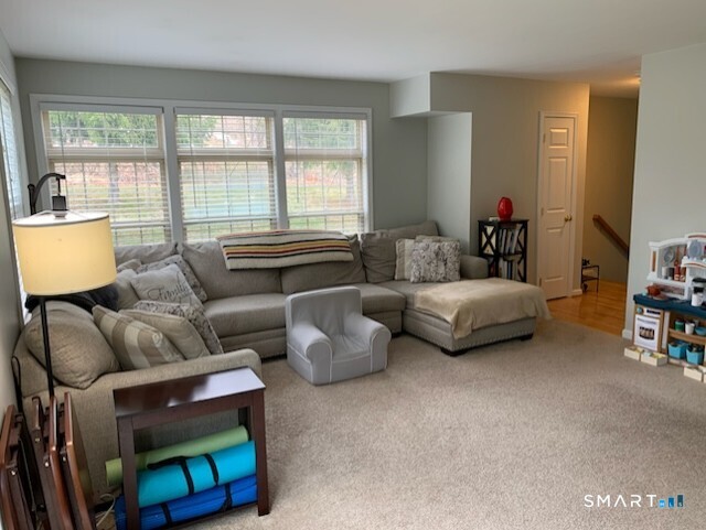 19 Hawthorne Drive New London CT 06320