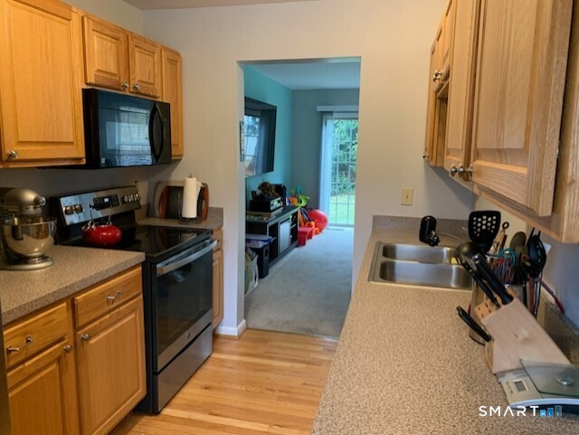 19 Hawthorne Drive New London CT 06320