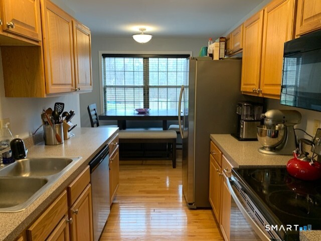 19 Hawthorne Drive New London CT 06320