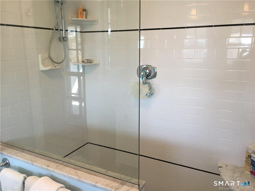 33 Ridgewood Avenue Madison CT 06443