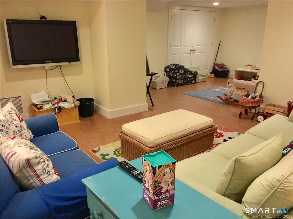 33 Ridgewood Avenue Madison CT 06443