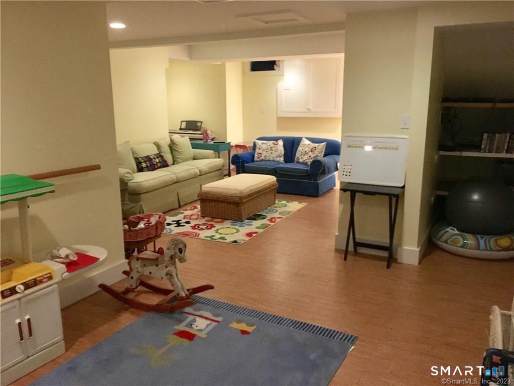 33 Ridgewood Avenue Madison CT 06443