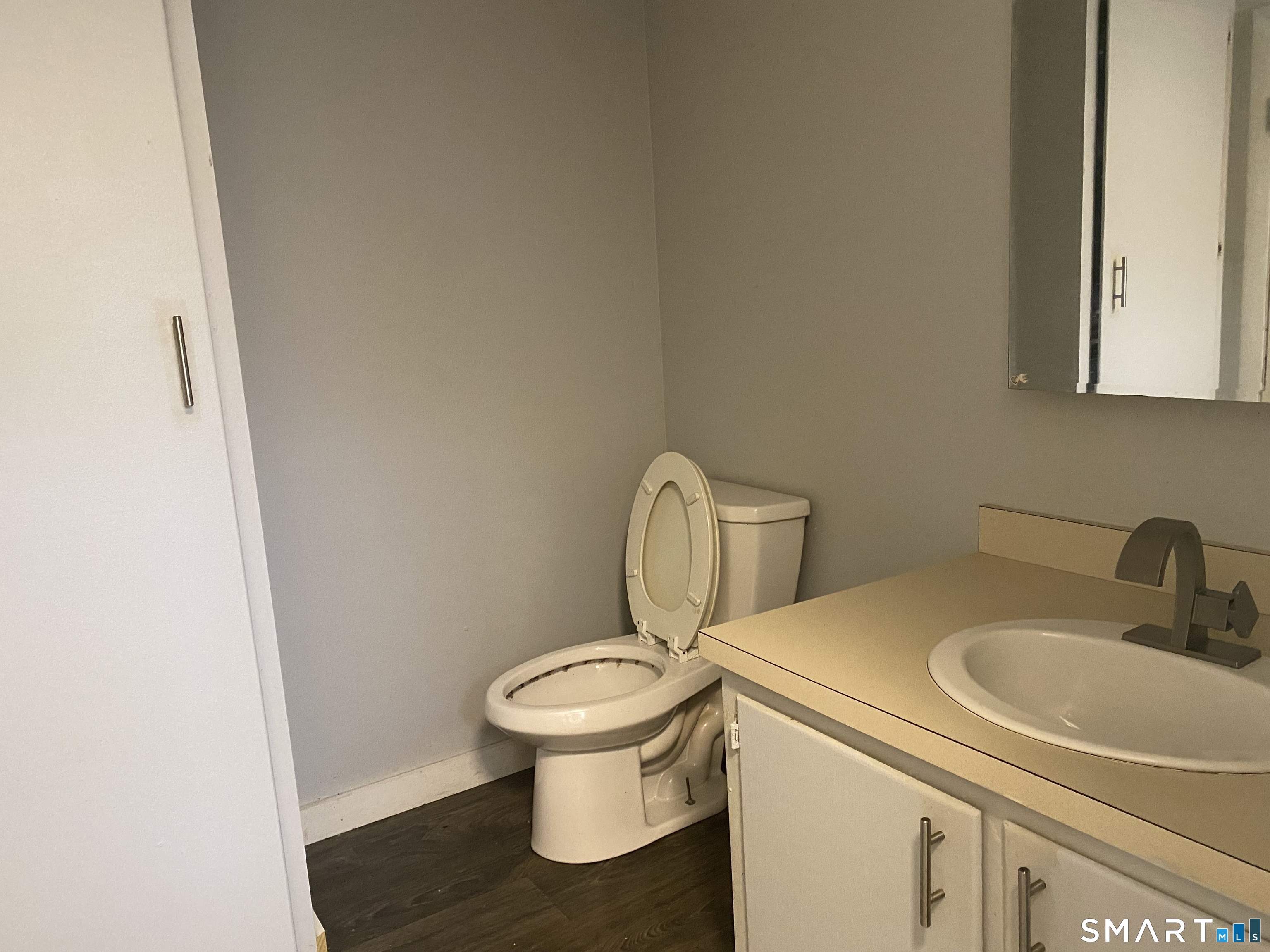 85 Boston Post Road Waterford CT 06385