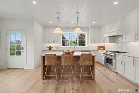 96 Clinton Streets Fairfield CT 06824